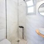 Navi B2 Brand New 2b/d In Naousa Daire Livadia (Paros)